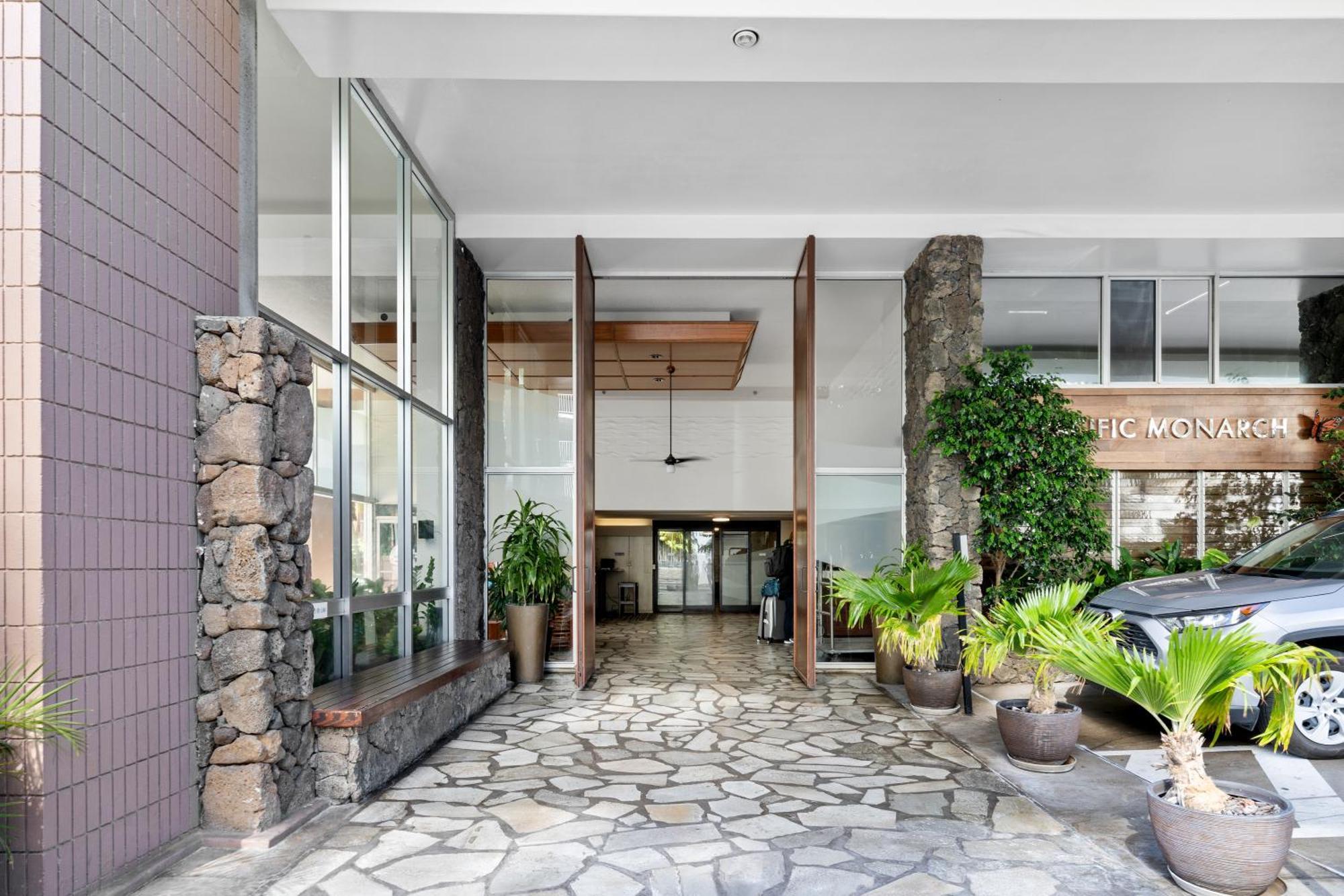 Steps To Waikiki Beach! Newly Renovated With 75" Tv 檀香山 外观 照片