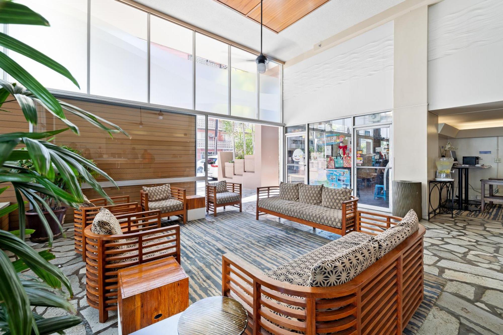 Steps To Waikiki Beach! Newly Renovated With 75" Tv 檀香山 外观 照片
