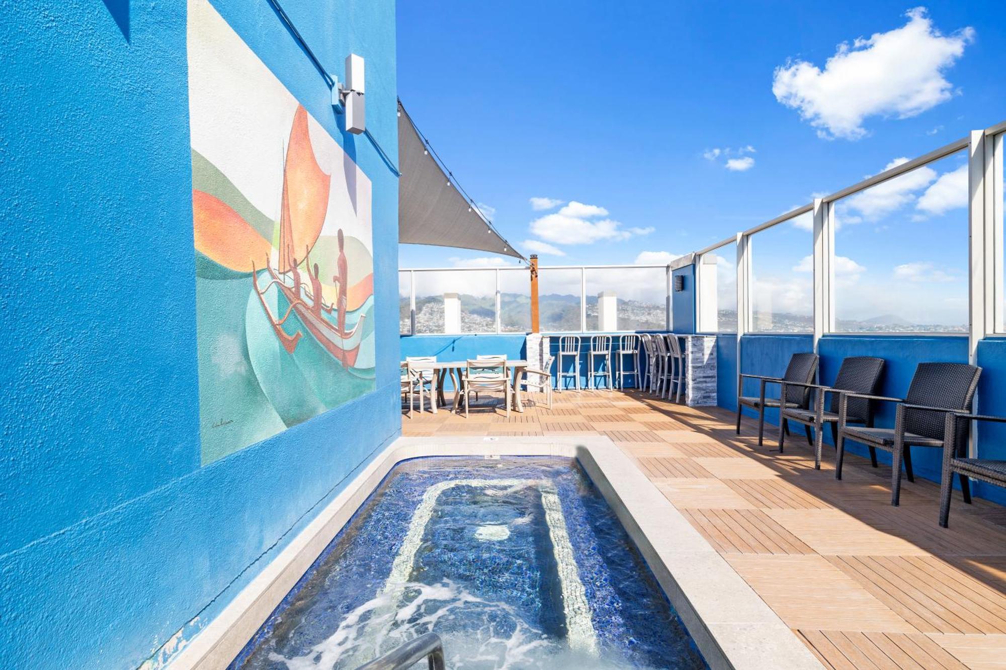Steps To Waikiki Beach! Newly Renovated With 75" Tv 檀香山 外观 照片