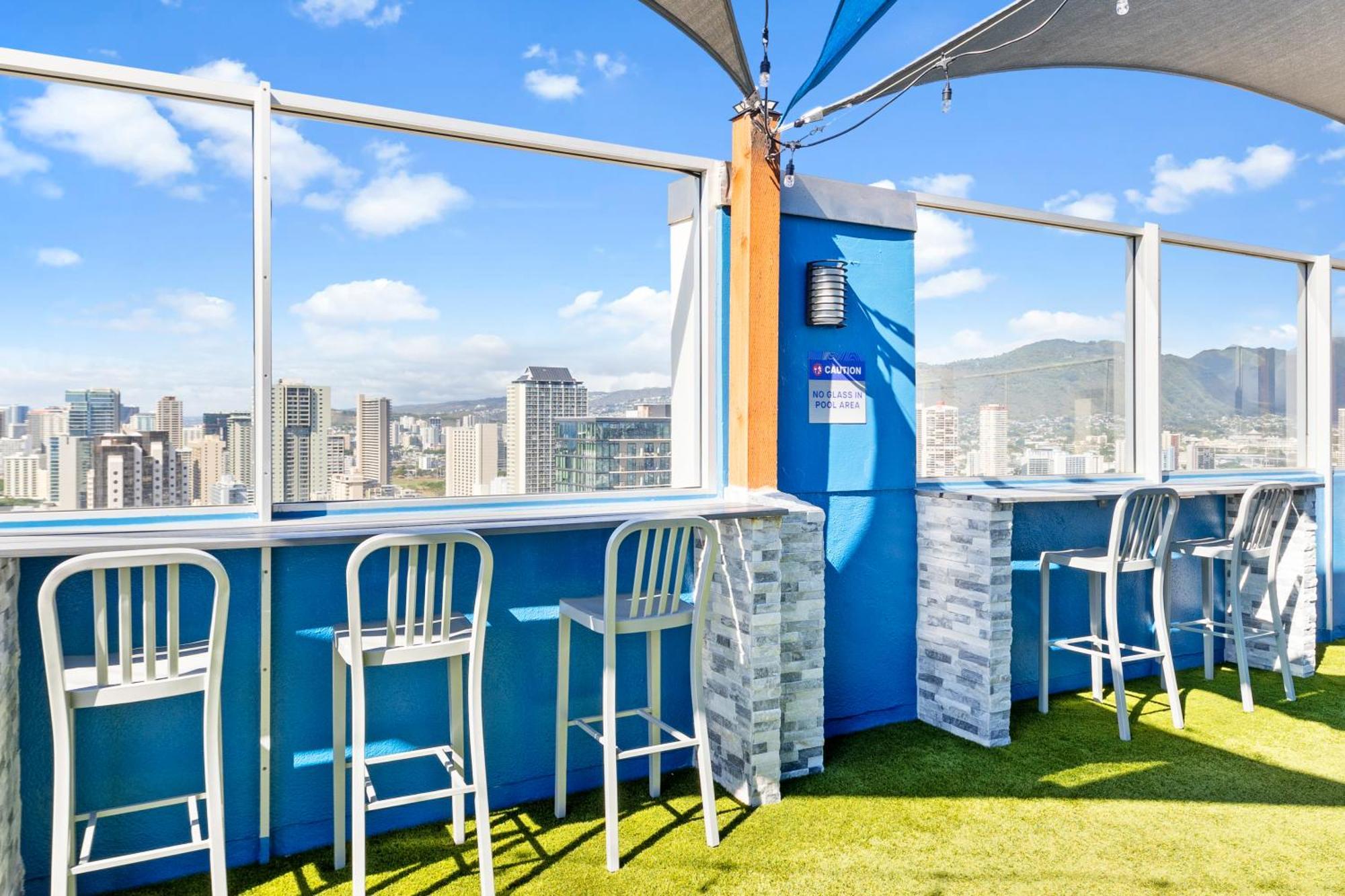 Steps To Waikiki Beach! Newly Renovated With 75" Tv 檀香山 外观 照片