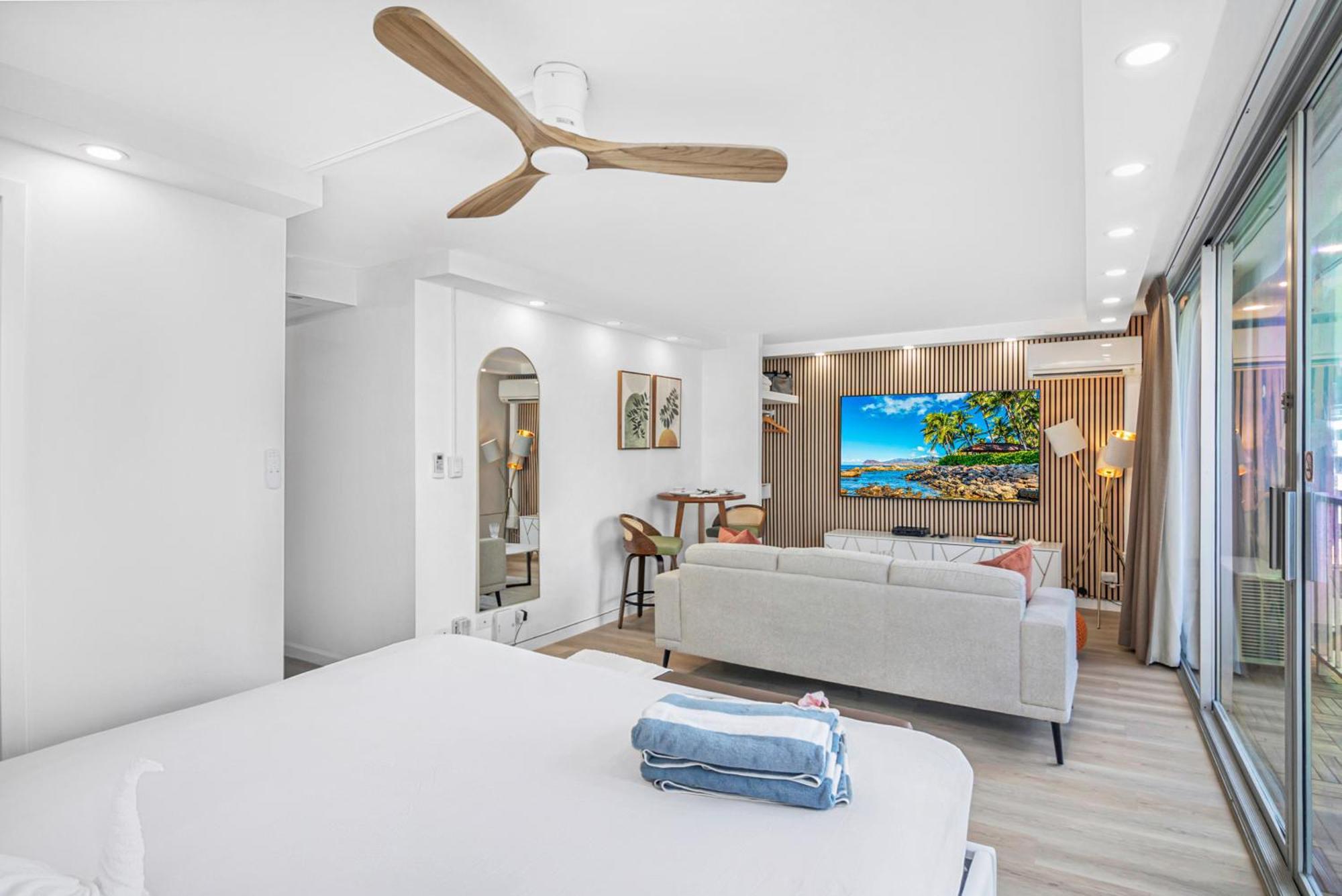 Steps To Waikiki Beach! Newly Renovated With 75" Tv 檀香山 外观 照片